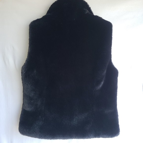 SURELL Faux Fur Ladies Vest - Picture 5 of 5
